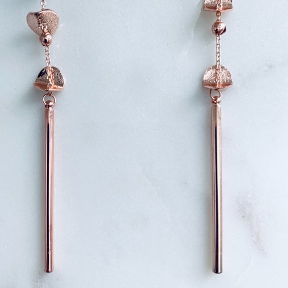 Calisades Long Simple Dangle Drop Statement - Picture 3 of 6